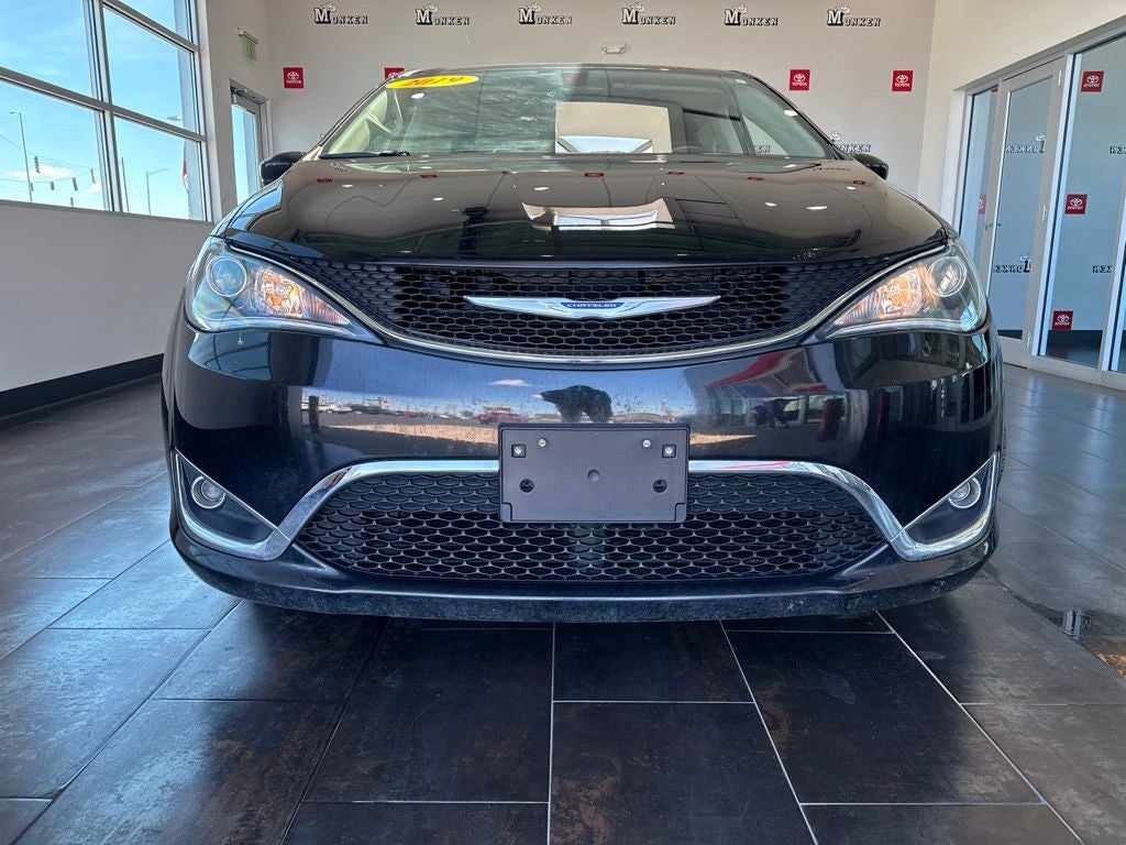2019 Chrysler Pacifica — side profile view