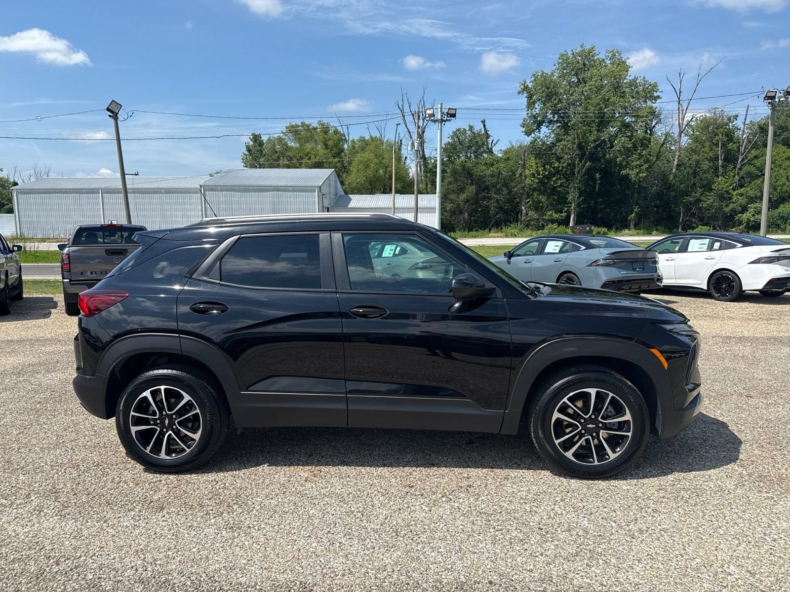 2025 Chevrolet TrailBlazer — side profile view